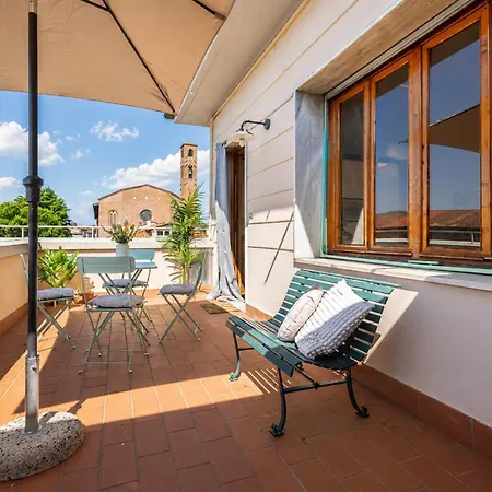 Casa Adele With Terrace شقة